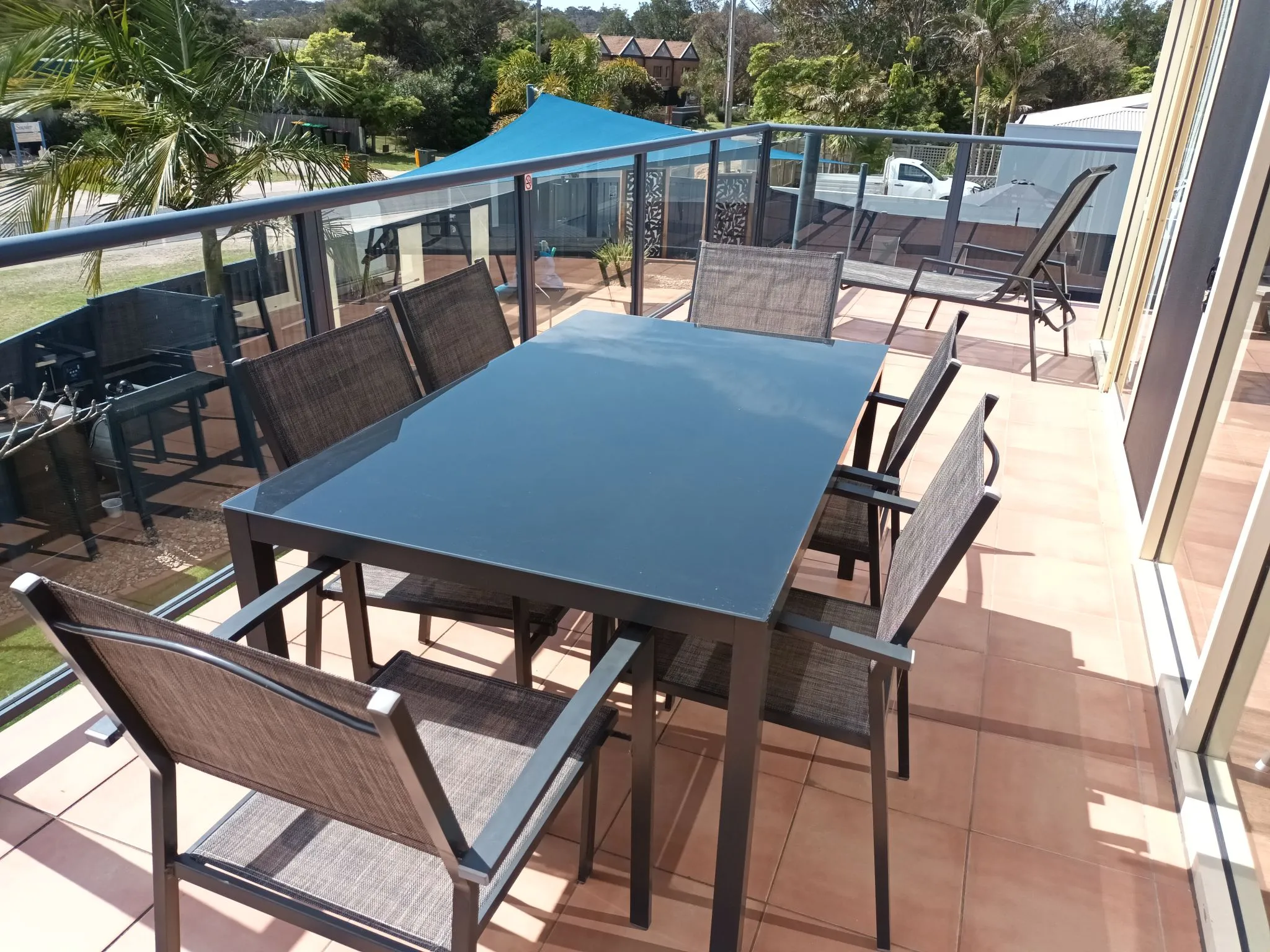 Unit 8 3 bedroom deluxe upstairs Outdoor dining